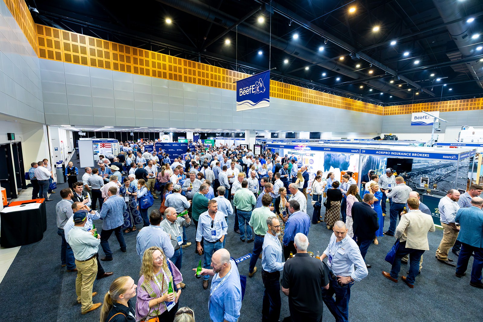 Industry leaders, researchers and lot feeders at BeefEx