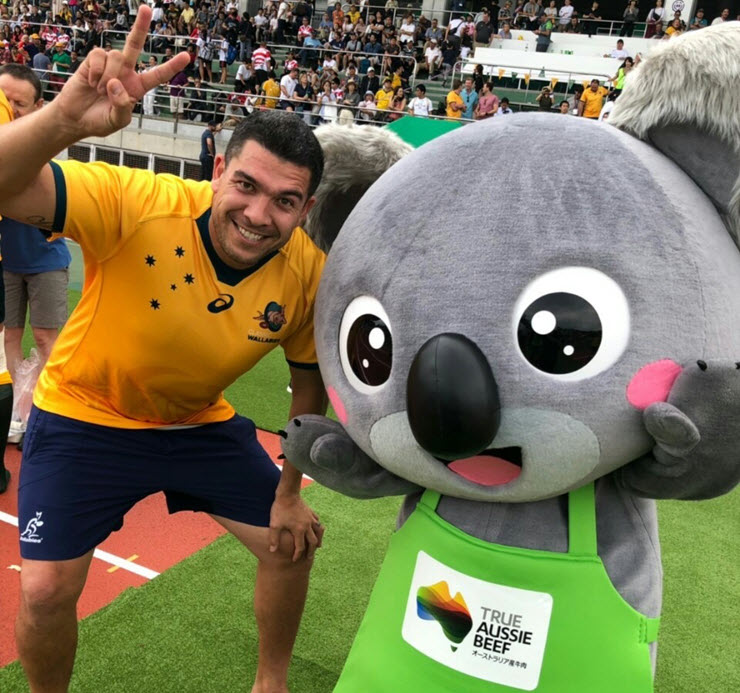 Classic Wallaby Mark Gerrard, with the True Aussie Beef mascot at the Musashino Rugby Festival.